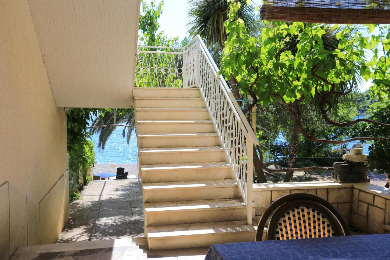Apartments By The Sea Stanici, Omis - 1031 Tice エクステリア 写真