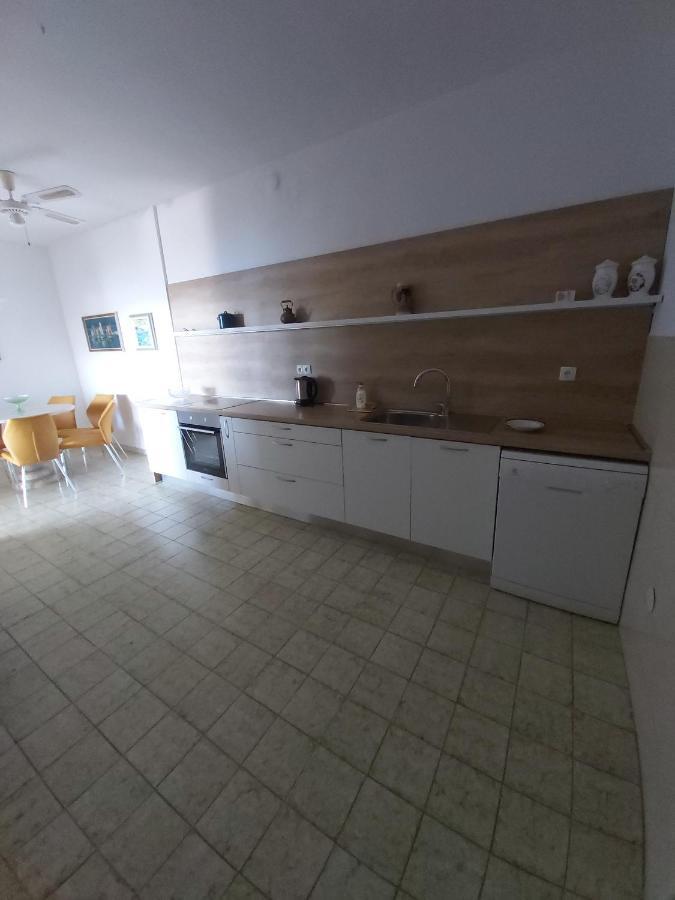 Apartments By The Sea Stanici, Omis - 1031 Tice エクステリア 写真