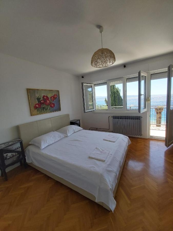 Apartments By The Sea Stanici, Omis - 1031 Tice エクステリア 写真